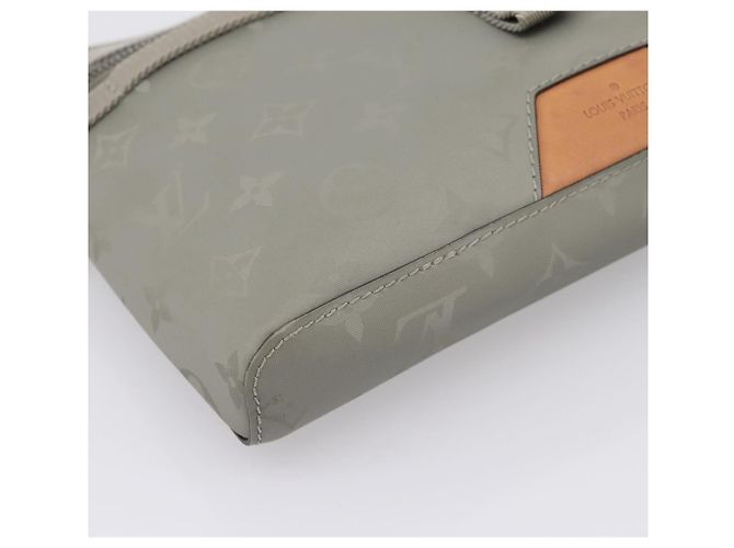 Borsa Messenger PM LOUIS VUITTON Monogram Titanium Grigio M43889 LV Auth ka5662V Marrone - vista 15