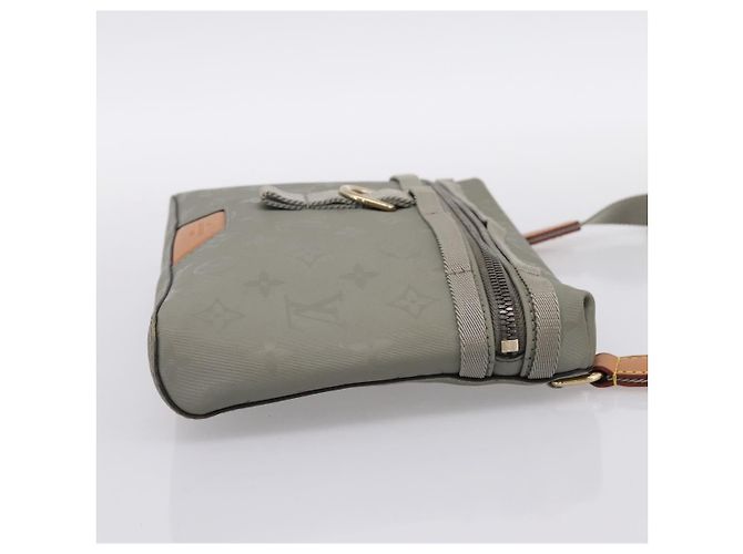 Borsa Messenger PM LOUIS VUITTON Monogram Titanium Grigio M43889 LV Auth ka5662V Marrone - vista 4