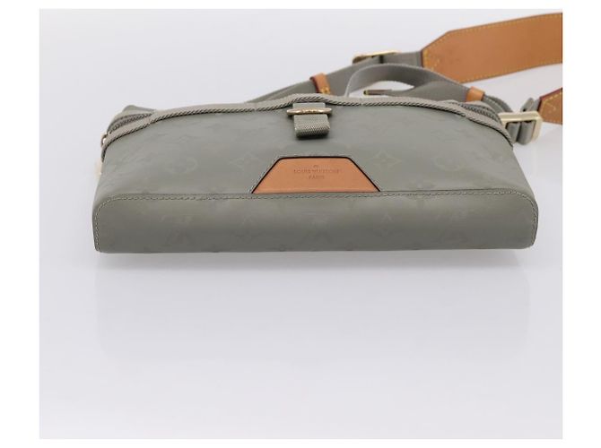 Borsa Messenger PM LOUIS VUITTON Monogram Titanium Grigio M43889 LV Auth ka5662V Marrone - vista 5