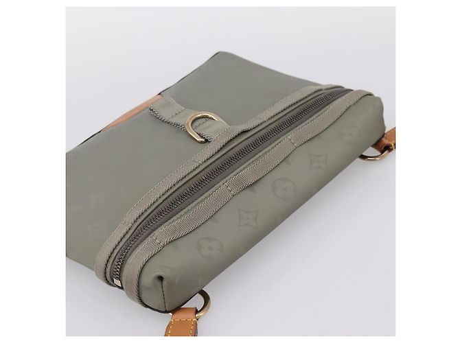 Borsa Messenger PM LOUIS VUITTON Monogram Titanium Grigio M43889 LV Auth ka5662V Marrone - vista 6