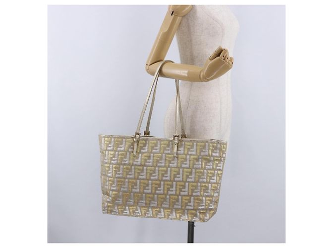 Saco Tote FENDI Zucca Canvas Gold Auth 196293A Dourado - vista 20