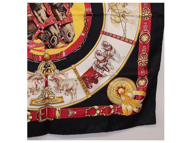 Hermès Foulard HERMES Carre 90 «CHEVAUX DE TRAIT» Seta Nero Auth 195641M - vista 10