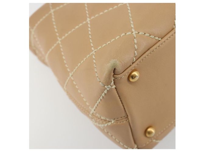 Borsa a tracolla CHANEL Wild Stitch in pelle beige e oro CC Auth 195981A D'oro - vista 14
