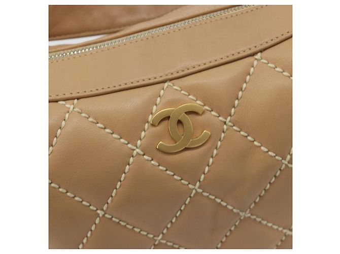 Borsa a tracolla CHANEL Wild Stitch in pelle beige e oro CC Auth 195981A D'oro - vista 17