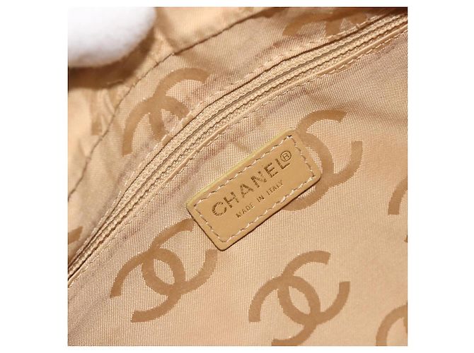 Borsa a tracolla CHANEL Wild Stitch in pelle beige e oro CC Auth 195981A D'oro - vista 18
