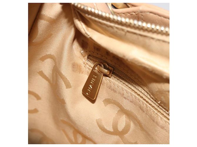 Borsa a tracolla CHANEL Wild Stitch in pelle beige e oro CC Auth 195981A D'oro - vista 21