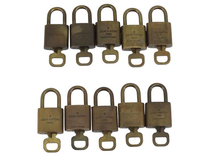 LOUIS VUITTON Padlock 10 Set Padlock metal Gold LV Auth 192560 Golden - view 3