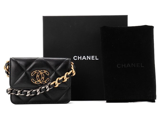 CHANEL - Borsa cintura 19 Chanel in pelle liscia nera Nero - vista 12