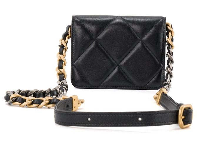 CHANEL - Borsa cintura 19 Chanel in pelle liscia nera Nero - vista 3