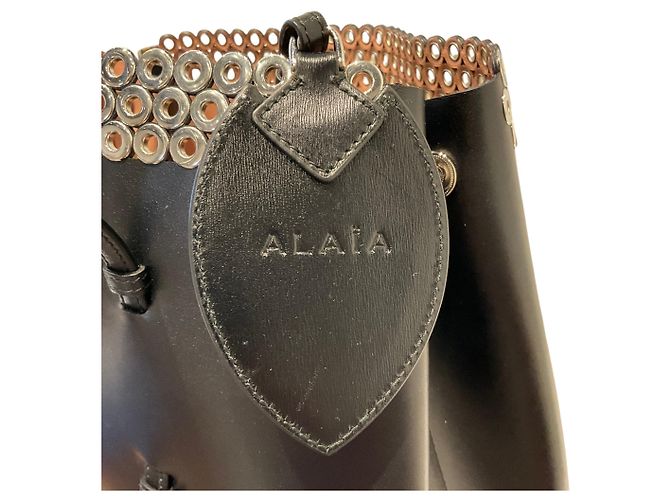 Tote in pelle nera con occhielli Alaïa Nero - vista 10