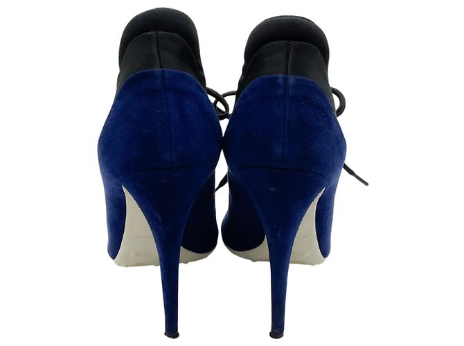 Stivaletti Miu Miu in camoscio blu con lacci e peep toe - vista 5