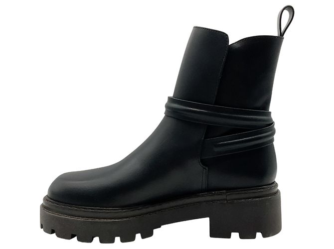 Ulla Johnson Lennon Boots mit Lugsole aus schwarzem Leder - Ansicht 3