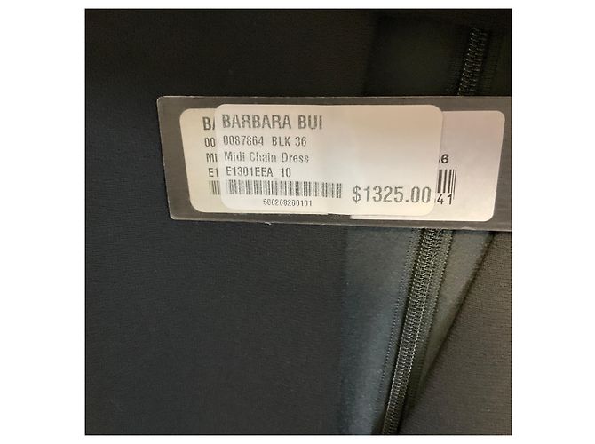 Barbara Bui Midi-Kleid aus schwarzem Krepp mit Ketten-Juwelen-Ausschnitt - Ansicht 6