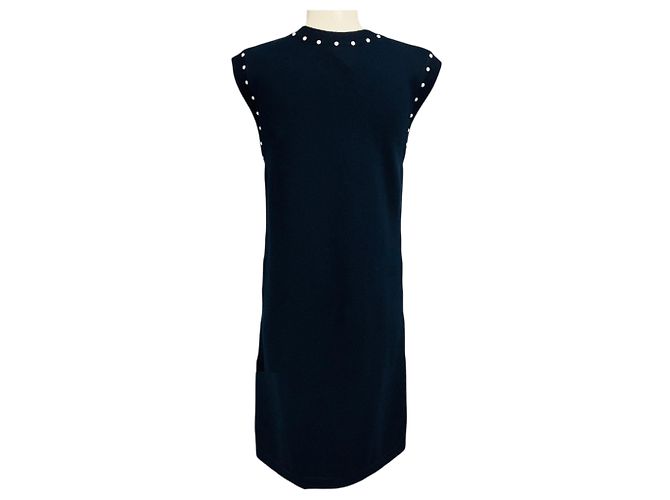 Vestido de malha de algodão e cashmere azul marinho com ornamentos de pérolas falsas e placa de logo CC da Chanel - vista 3