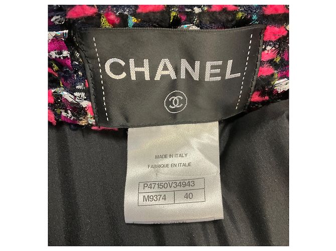 Chanel Pink / Black Multi Silk Lined Wool Tweed Coat with CC Logo Globe Buttons Multiple colors - view 5