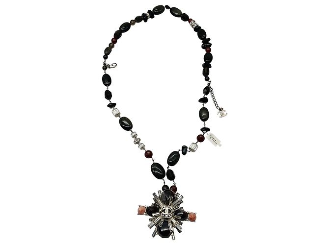 Collar Statement Chanel Haute Couture Otoño Invierno 2006 con logo CC, piedras multicolores y cristales - vista 7