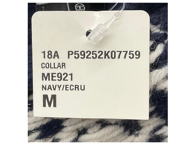 Chanel Navy / Ecru 2018 Strickkragen aus Wolle und Kaschmir Marineblau - Ansicht 5