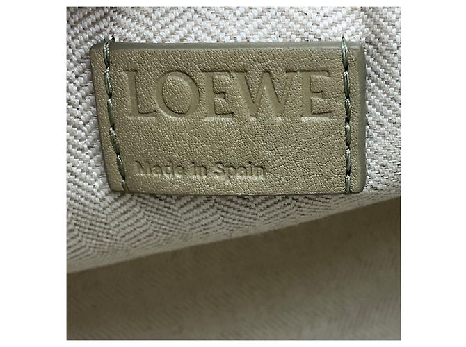 Borsa Hobo Mini Hammock in pelle di vitello classica Loewe Light Green / Putty Verde - vista 8