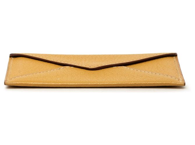 Portacarte a busta Hermès in Chevre Mysore giallo - vista 3