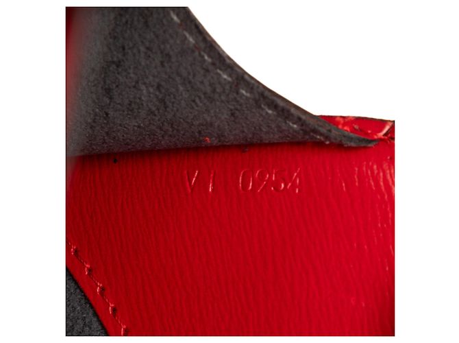 Borsa a tracolla Louis Vuitton Epi Cluny rossa Rosso - vista 6