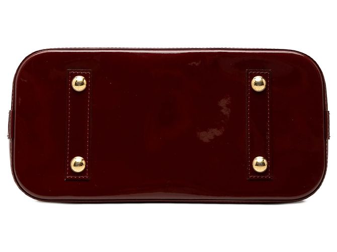 Borsa a mano Louis Vuitton Monogram Vernis Alma PM rossa Rosso - vista 3