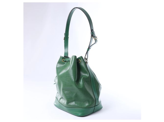Borsa a tracolla Louis Vuitton Leather Epi Noe in Green Verde - vista 4