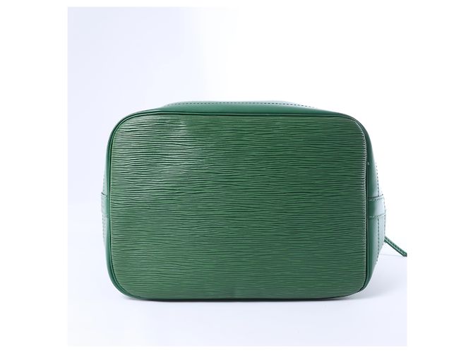 Borsa a tracolla Louis Vuitton Leather Epi Noe in Green Verde - vista 7