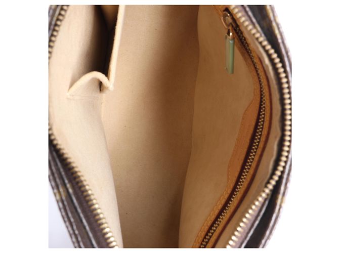 Borsa a tracolla Louis Vuitton Monogram Looping MM in Brown Beige - vista 12