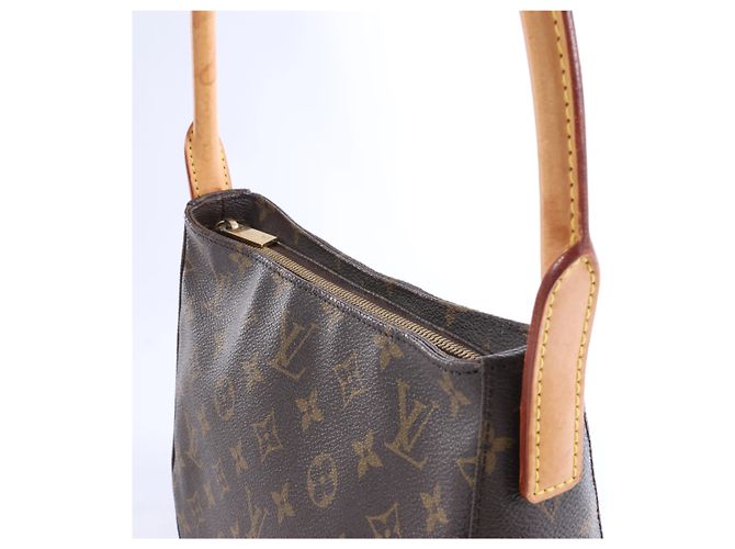 Borsa a tracolla Louis Vuitton Monogram Looping MM in Brown Beige - vista 3