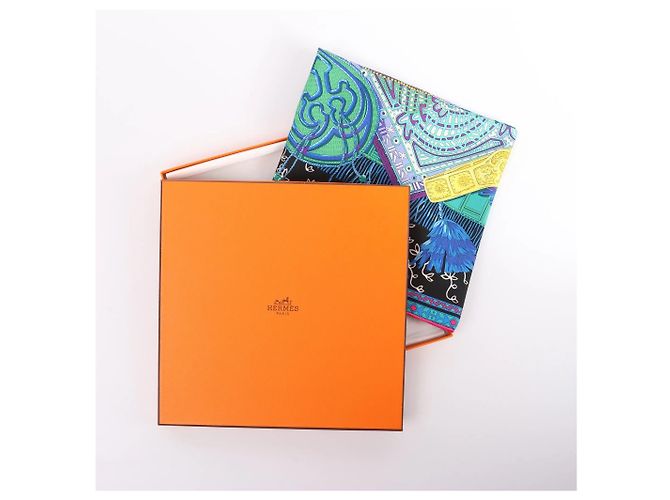 Hermès Carré 90 "CAVALIERS DU CAUCAS" Seidentuch in Blau - Ansicht 14