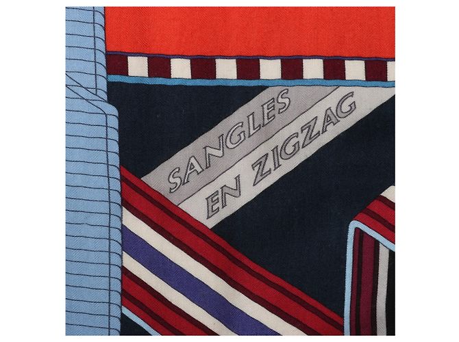 Hermès Carré Géant "SANGLES EN ZIGZAG" Foulard in Cashmere x Seta Blu x Rosso Blu navy - vista 10