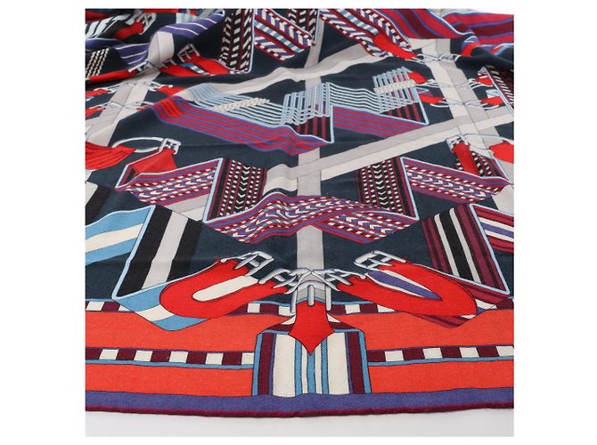 Hermès Carré Géant "SANGLES EN ZIGZAG" Foulard in Cashmere x Seta Blu x Rosso Blu navy - vista 8