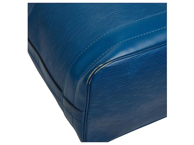 Bolso de hombro Louis Vuitton Epi Noe Azul - vista 5