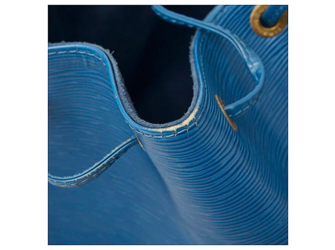 Bolso de hombro Louis Vuitton Epi Noe Azul - vista 9