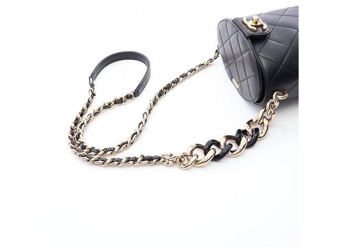 Borsa a tracolla Chanel Matelassé in pelle d'agnello nera Nero - vista 6