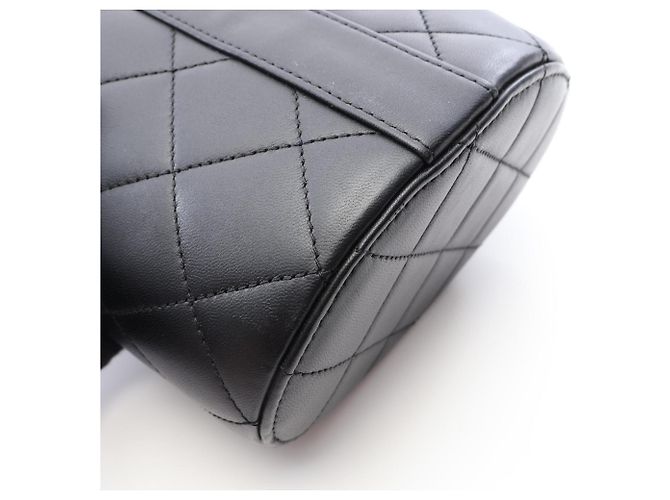 Borsa a tracolla Chanel Matelassé in pelle d'agnello nera Nero - vista 9