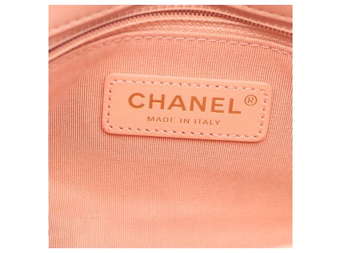 Borsa a tracolla Chanel Matelassé Logo in pelle d'agnello rosa - vista 4