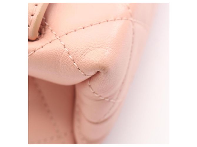 Borsa a tracolla Chanel Matelassé Logo in pelle d'agnello rosa - vista 6