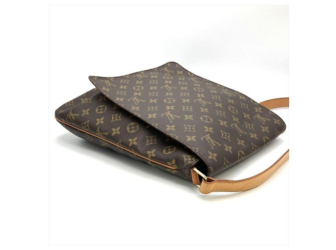 Bolsa de Ombro Louis Vuitton Musette Marrom Monograma - vista 3