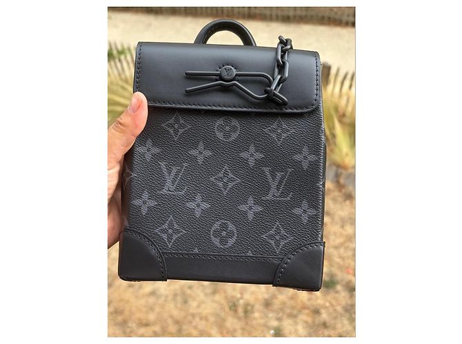 borsa a mano Louis Vuitton Monogram Eclipse Keepall XS Nero - vista 2