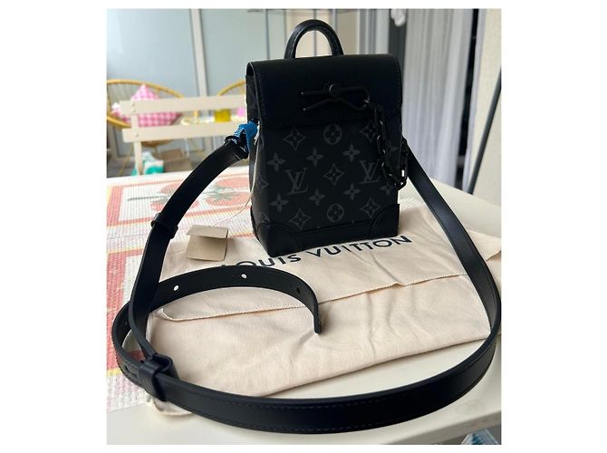 borsa a mano Louis Vuitton Monogram Eclipse Keepall XS Nero - vista 3