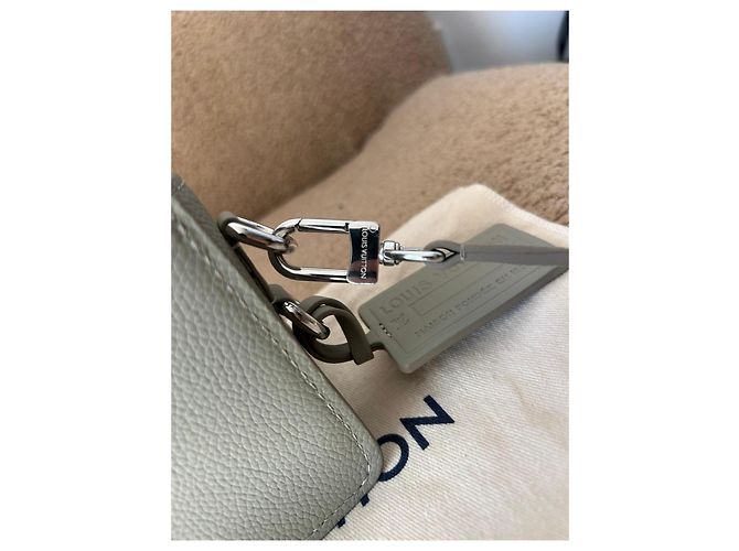 Borsa a tracolla Louis Vuitton in pelle grigia Beige - vista 9
