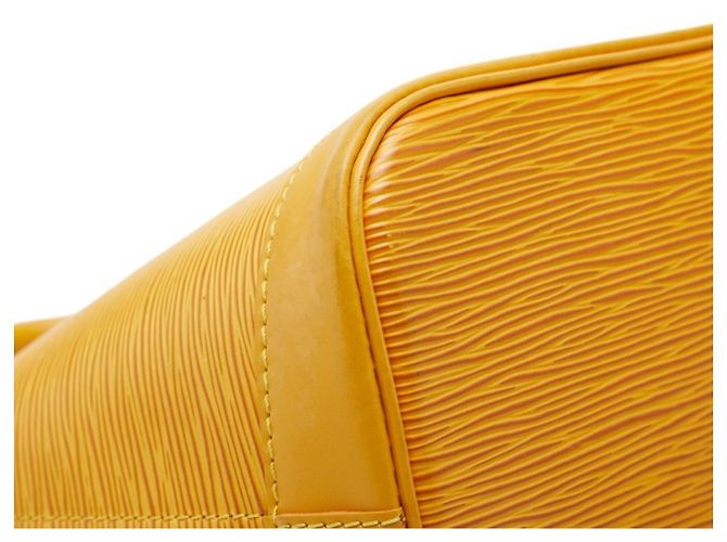 Borsa Louis Vuitton Epi Alma Giallo - vista 7