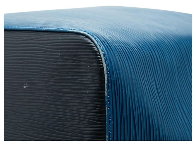 Noe Borsa a tracolla Louis Vuitton Epi Petit Noé Nero Blu - vista 6