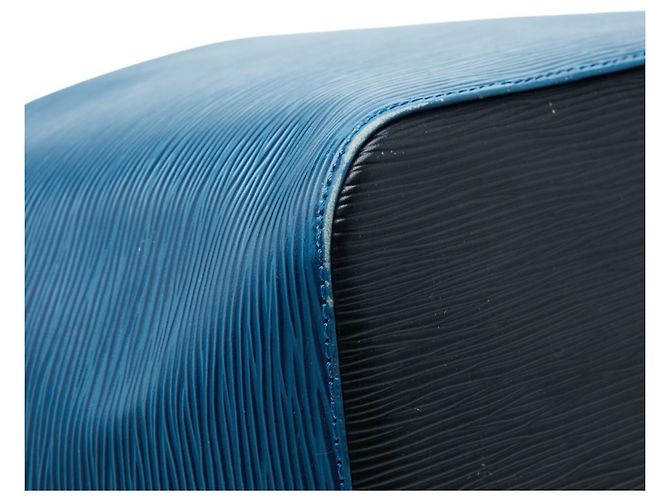 Noe Borsa a tracolla Louis Vuitton Epi Petit Noé Nero Blu - vista 7