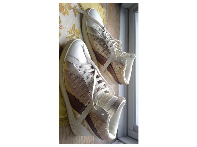 Sneakers Louis Vuitton in pelle bianca e oro Bianco D'oro - vista 2