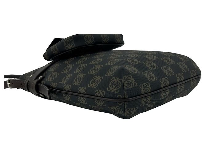 Borsa a tracolla Loewe con logo Anagramma in rilievo Marrone - vista 7
