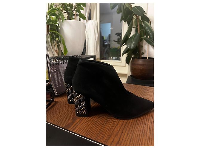 Tosca Blu Stivaletti 37 in camoscio nero con tacchi decorati - vista 3