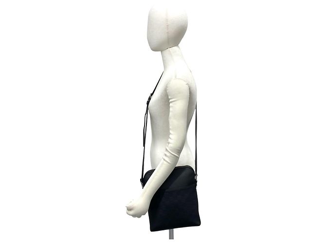 Louis Vuitton Pochette District Damier Infini Leather Shoulder Bag Nero - vista 2