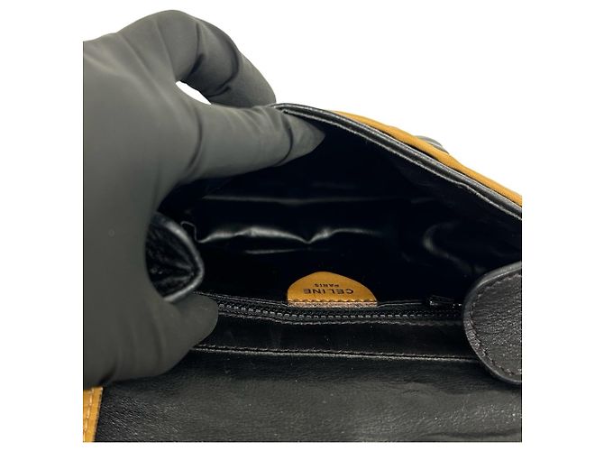 Céline CELINE Mini Schultertasche aus Leder mit Vintage-Logo Braun Schwarz - Ansicht 9
